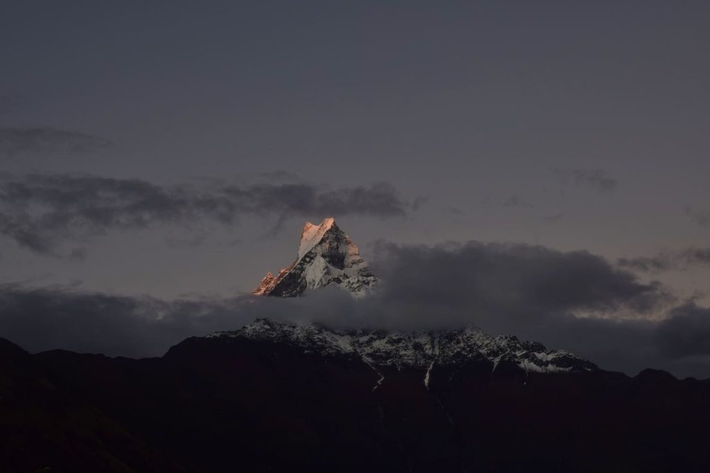 mount machapuchare story, mount machapuchare, fist tail mountain, pokhara, view from mardi trek