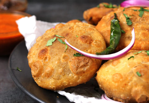 Pyaaz Kachori street food jaipur