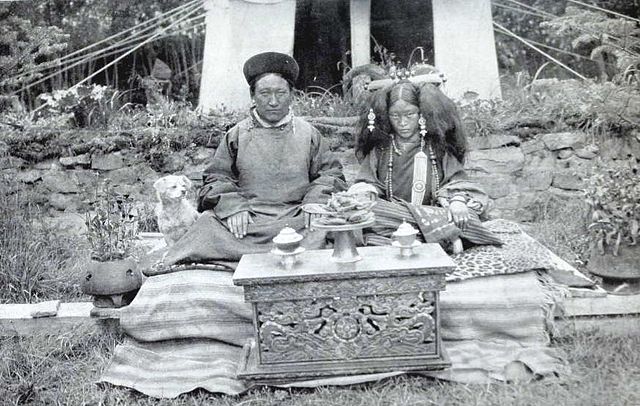 Dzongpen of Kharta and his wife 1921